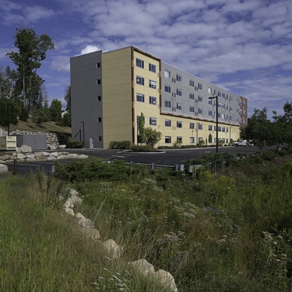 Hanover Place Residences Apartments in Lebanon, NH